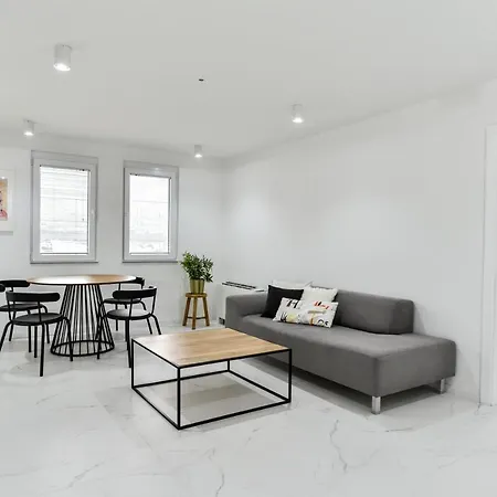 The View Boutique - Old Town Apartment